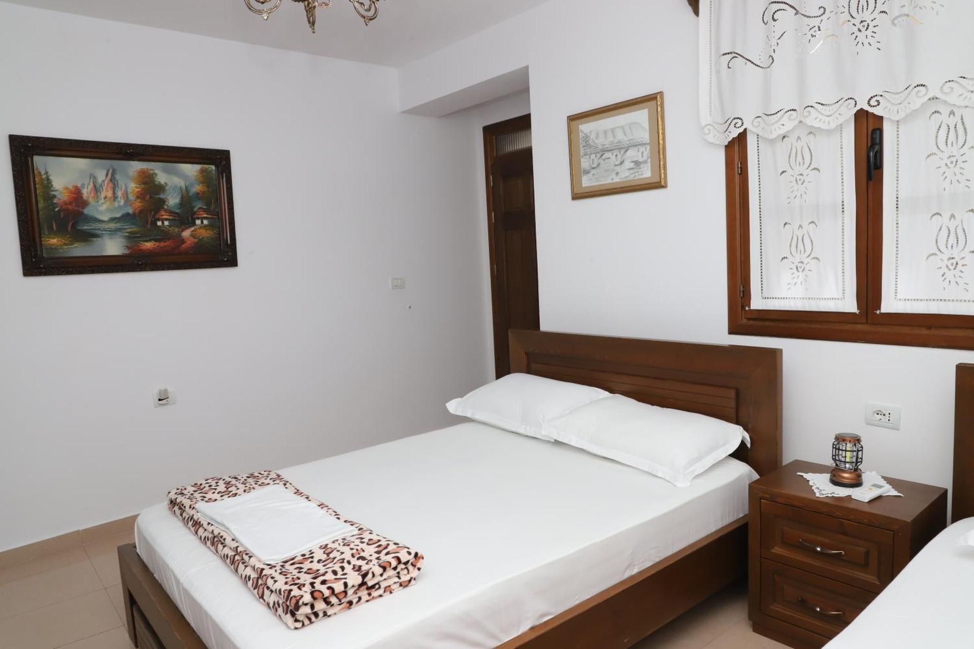 Apartment Altin In Old Town Berat Exterior photo