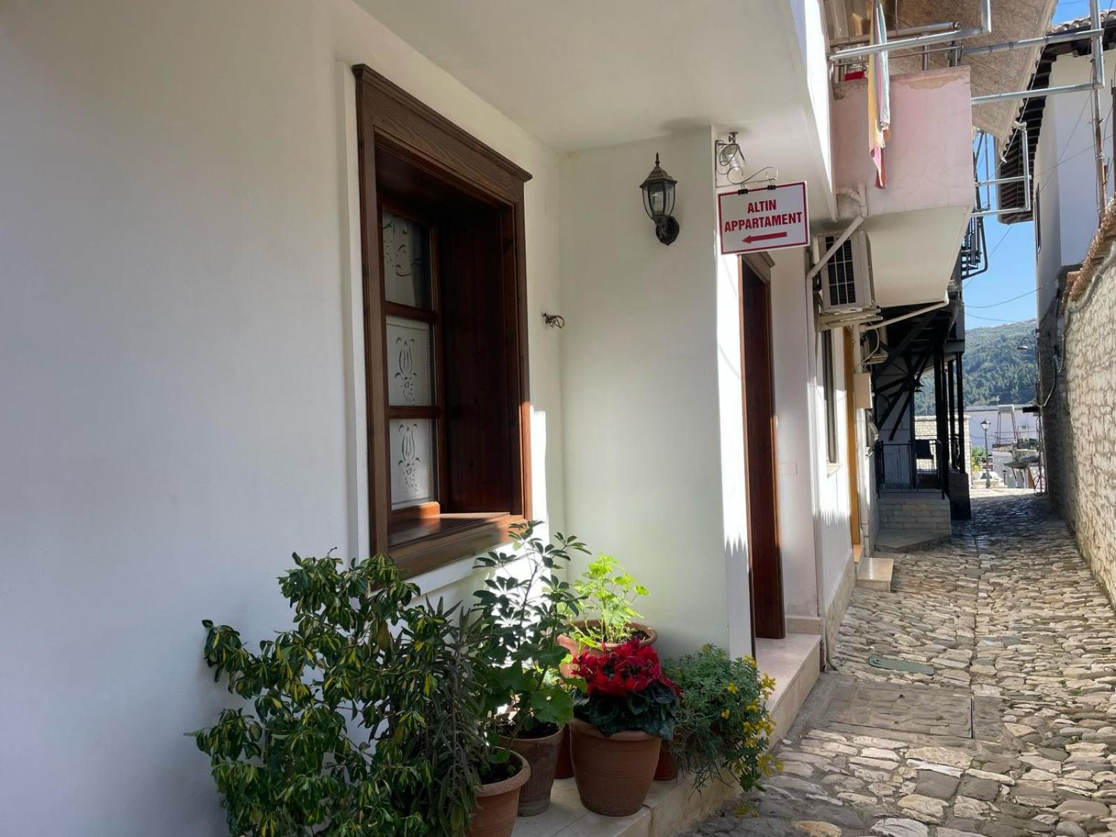 Apartment Altin In Old Town Berat Exterior photo